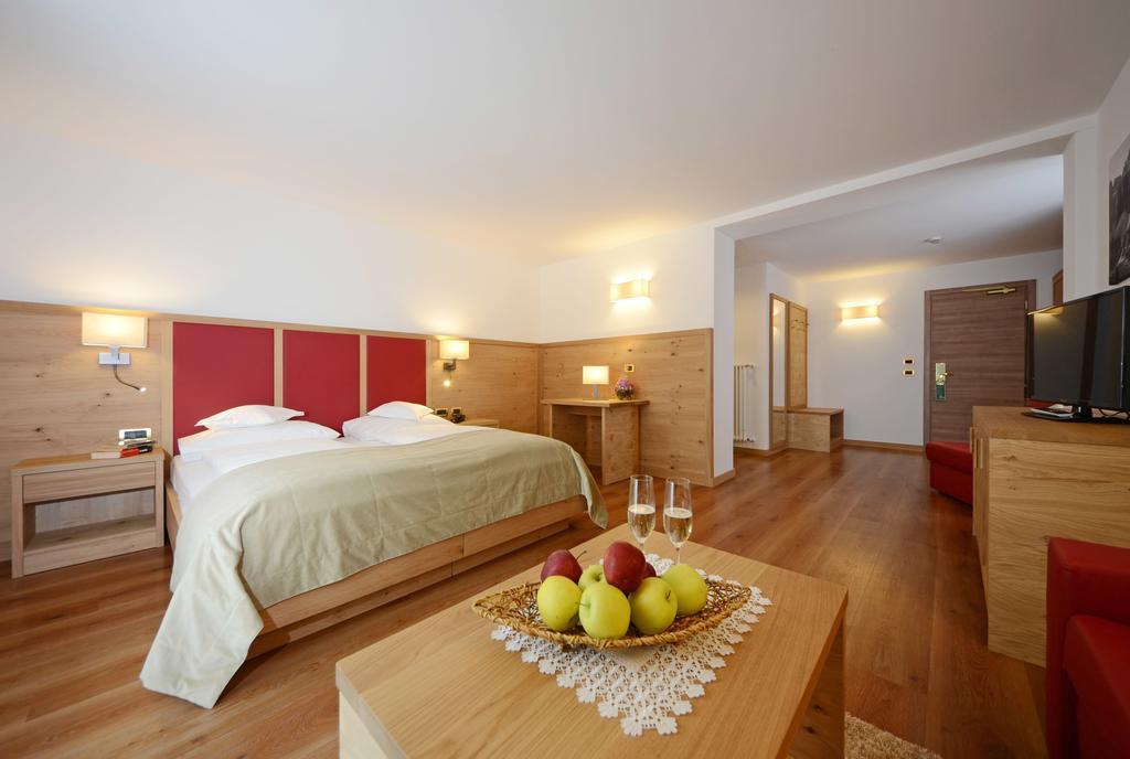 Hotel Gran Paradis Кампителло-ди-Фасса Номер фото