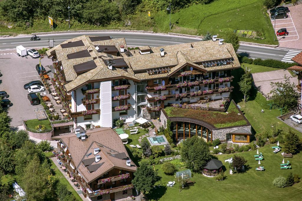 Hotel Gran Paradis Кампителло-ди-Фасса Экстерьер фото